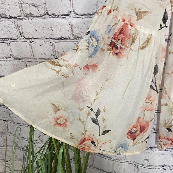 White House Black Market White & Pink Floral Print Mimosa Flutter Sleeve Chiffon - Picture 8 of 16